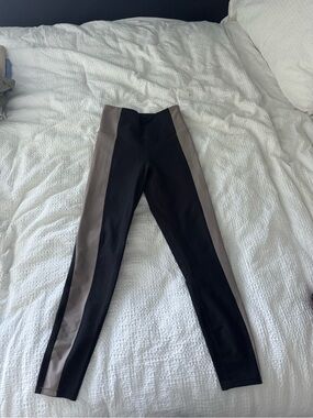 Abercrombie YPB - Black Leggings with Taupe Side Panels